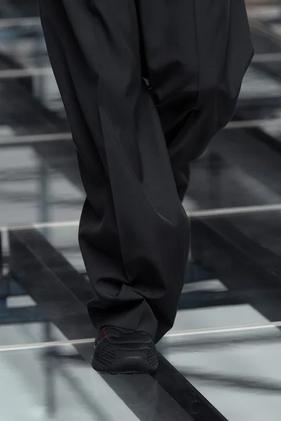 Look 19